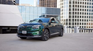 Vì sao VinFast VF 8 là mẫu xe “nên mua” trong phân khúc SUV 1 tỷ đồng?